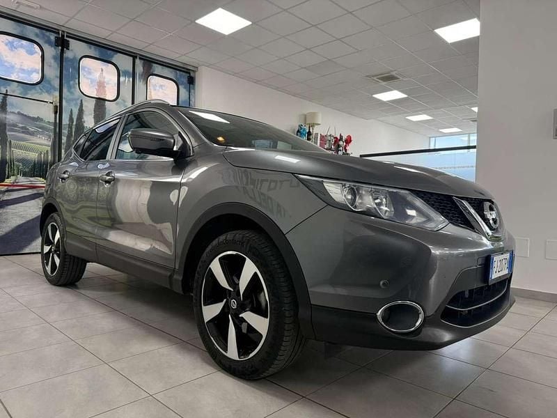 Usata Nissan Qashqai N-Connecta 110 CV (80 kW) 2017 Grigio SUV