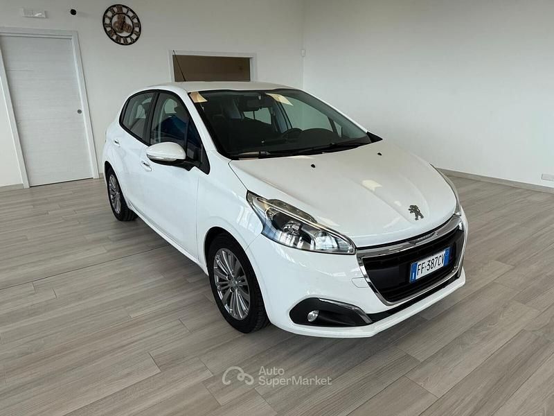 Usata Peugeot 208 Allure 82 CV (60 kW) 2016 Bianco Utilitaria
