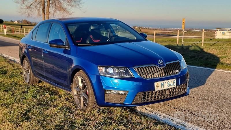 Blu Usata 2015 Skoda Octavia RS Tre volumi | 14.000 € - Immagine 1/4