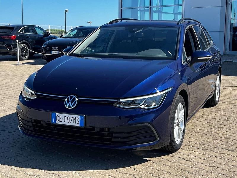 Blu met. Usata 2021 VW Golf VIII Life Station wagon | 15.500 € (Buon prezzo) - Immagine 1/4