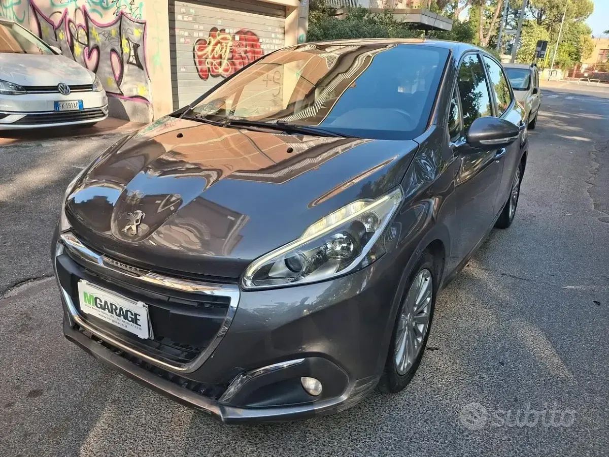 Usata Peugeot 208 75 CV (55 kW) 2018 Grigio Utilitaria