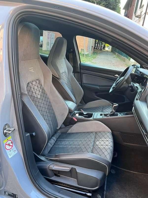 Usata VW Golf VIII R-line 131 CV (96 kW) 2022 Berlina