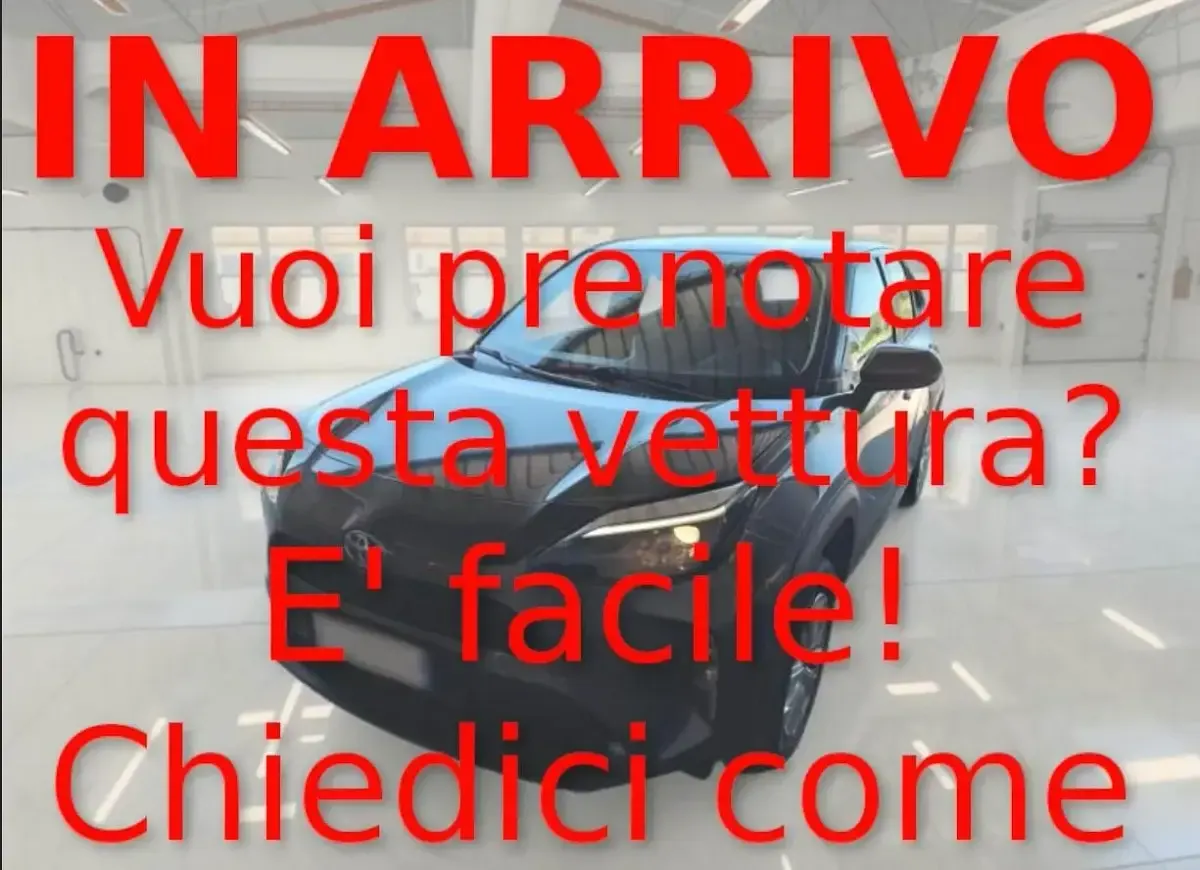 Usata Toyota Yaris Cross Business Edition 92 CV (67 kW) 2022 Grigio SUV