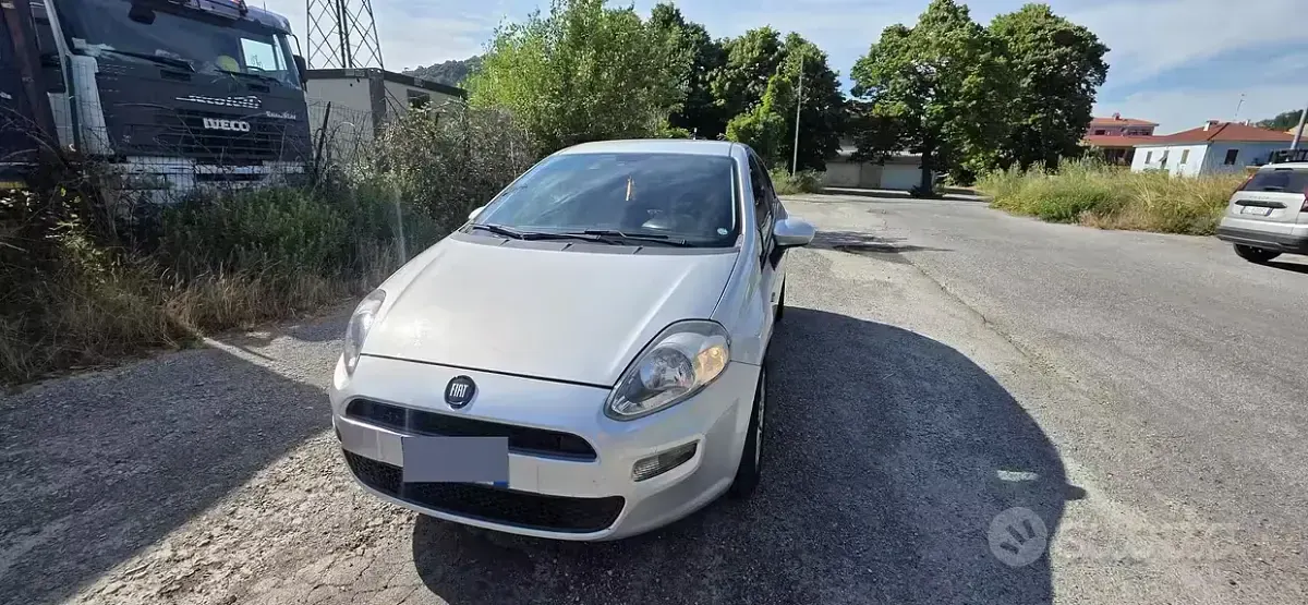 Usata Fiat Punto 85 CV (62 kW) 2013 Grigio Utilitaria