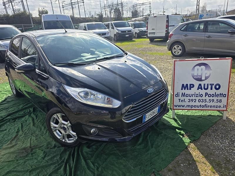 Usata Ford Fiesta Titanium 74 CV (54 kW) 2017 Nero Utilitaria