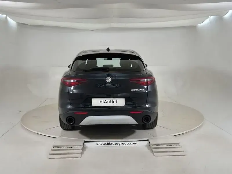 Usata Alfa Romeo Stelvio Business 190 CV (139 kW) 2023 Nero SUV