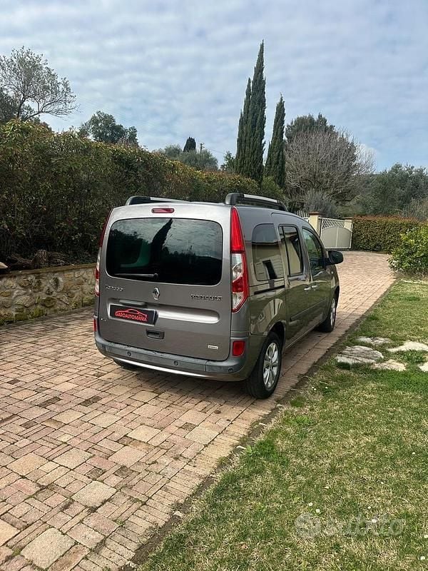 Usata Renault Kangoo LIMITED 90 CV (66 kW) 2017 Grigio Monovolume