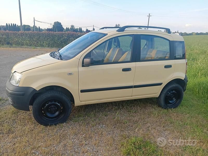 Usata Fiat Panda 4x4 60 CV (44 kW) 2005 Giallo Utilitaria