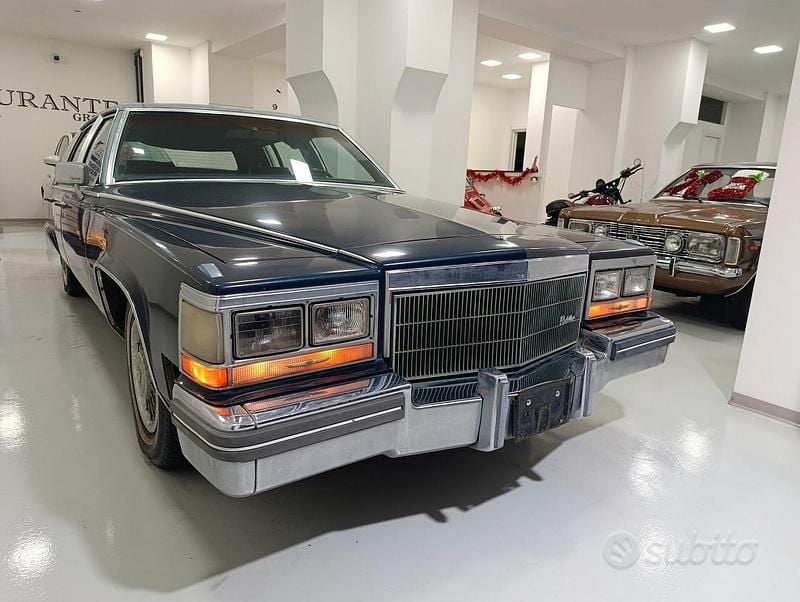 Usata Cadillac Fleetwood Brougham 126 CV (92 kW) 1981 Blu Berlina