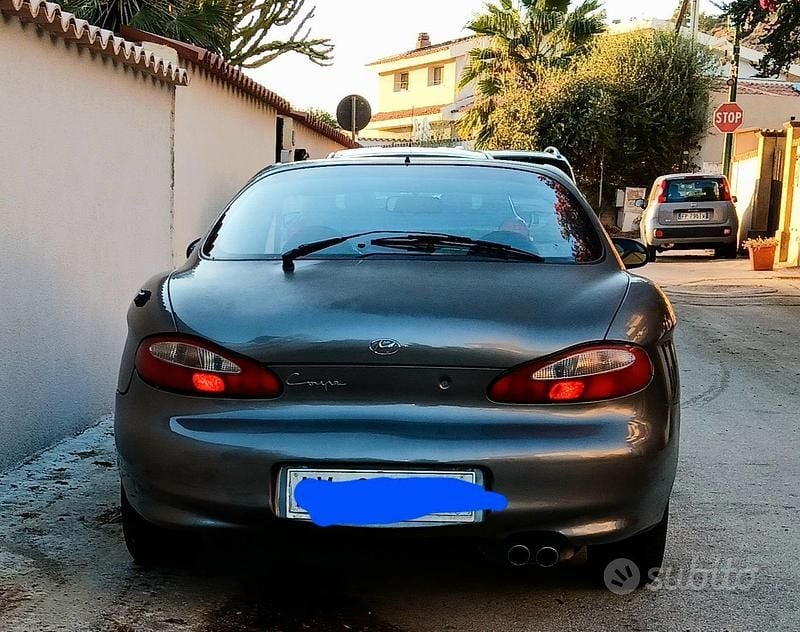 Usata Hyundai Coupé 114 CV (83 kW) 1997 Grigio Coupé