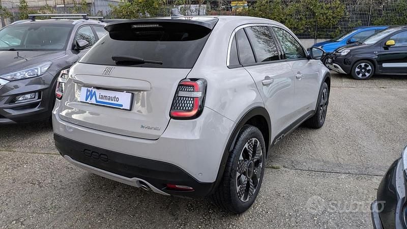 Usata Fiat 600 La Prima 110 CV (80 kW) 2025 Beige cappuccino SUV