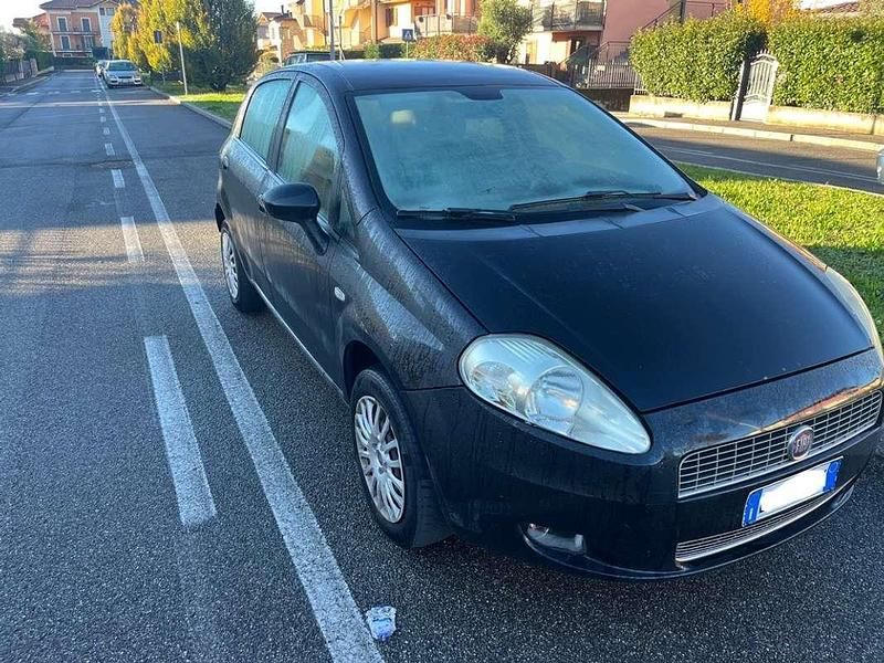 Usata Fiat Punto Active 60 CV (44 kW) 2009 Nero Berlina