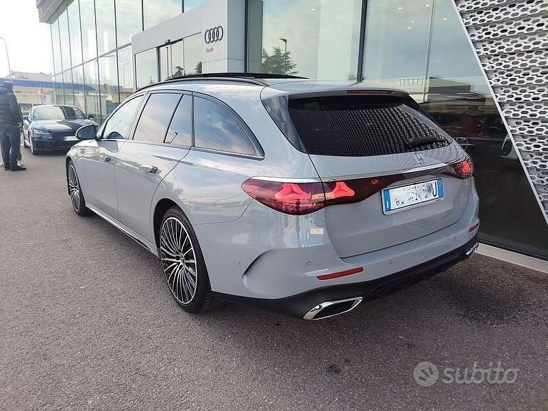 Usata Mercedes E220 AMG line 197 CV (144 kW) 2024 Grigio Station wagon
