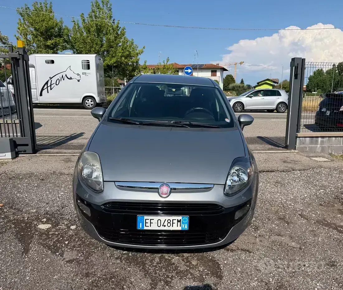 Usata Fiat Punto Evo Dynamic 69 CV (50 kW) 2011 Grigio Utilitaria