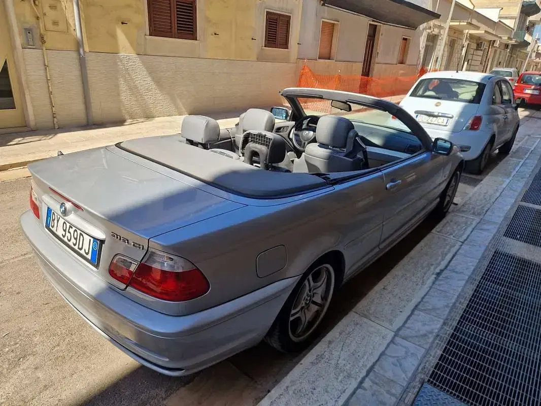 Usata BMW 318 143 CV (105 kW) 2002 Cabrio