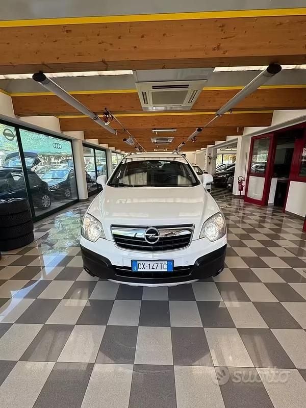 Usata Opel Antara 150 CV (110 kW) 2009 Bianco SUV