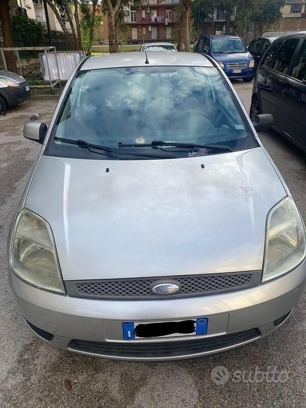 Usata 2004 Ford Fiesta Due volumi | 1000 € (Ottimo prezzo) - Immagine 1/4