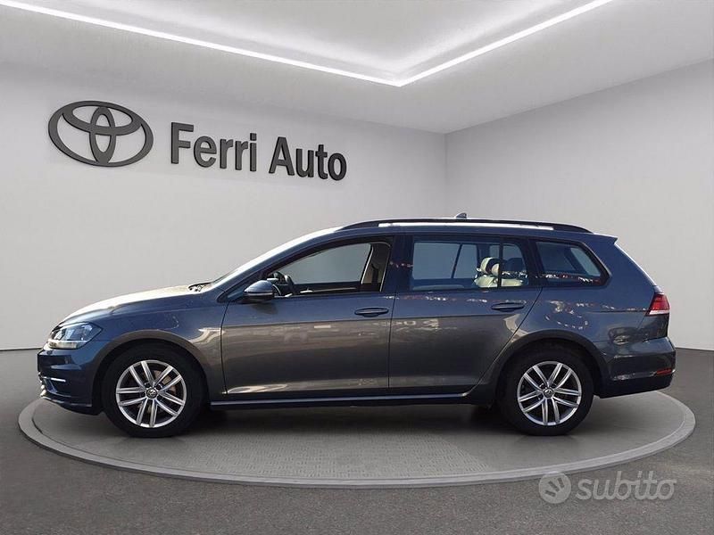 Usata VW Golf VII Trendline 110 CV (80 kW) 2017 Grigio Station wagon