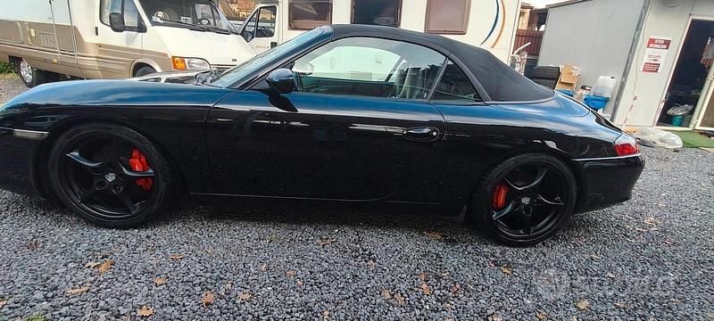 Nero Usata 2001 Porsche 911 Carrera 4 Cabriolet Cabrio | 39.900 € (Buon prezzo) - Immagine 1/4