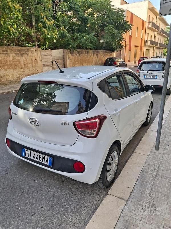 Usata Hyundai i10 83 CV (61 kW) 2017 Bianco Utilitaria