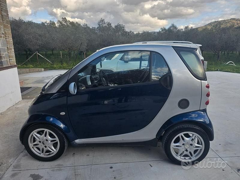 Blu Usata 2003 Smart ForTwo Coupé Coupé | 2000 € (Buon prezzo) - Immagine 1/4