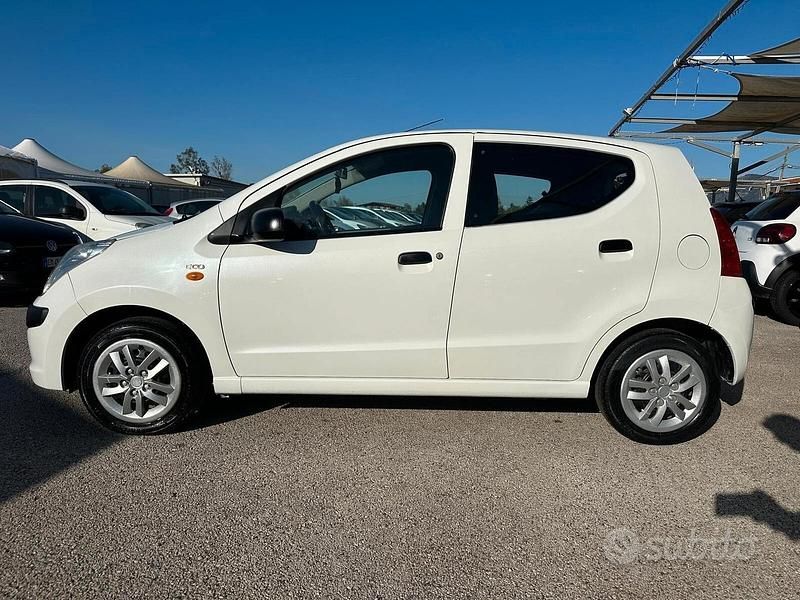 Usata Nissan Pixo 68 CV (50 kW) 2009 Bianco Utilitaria