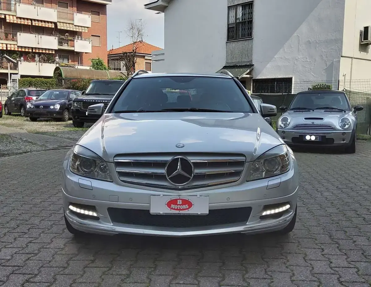 Second-hand Mercedes C220 Avantgarde 170 CP (125 kW) 2010 Argintiu Break