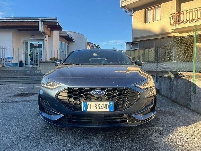 Blu/azzurro Usata 2023 Ford Focus S Tre volumi | 22.500 € (Buon prezzo) - Immagine 1/4