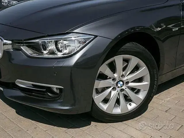 Usata BMW 320 116 CV (85 kW) 2016 Grigio Berlina