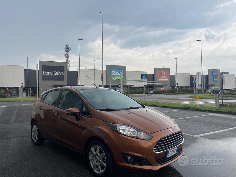 Gebraucht Ford Fiesta 95 PS (69 kW) 2016 Braun Limousine