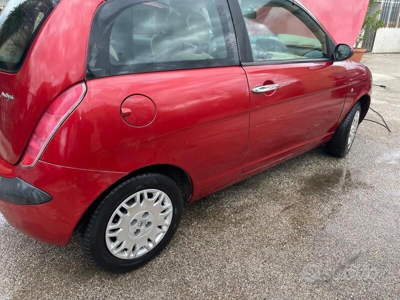 Usata Lancia Ypsilon 2004 Utilitaria