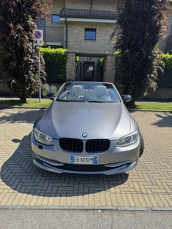 Usata BMW 320 Cabriolet 184 CV (135 kW) 2010 Grigio Cabrio