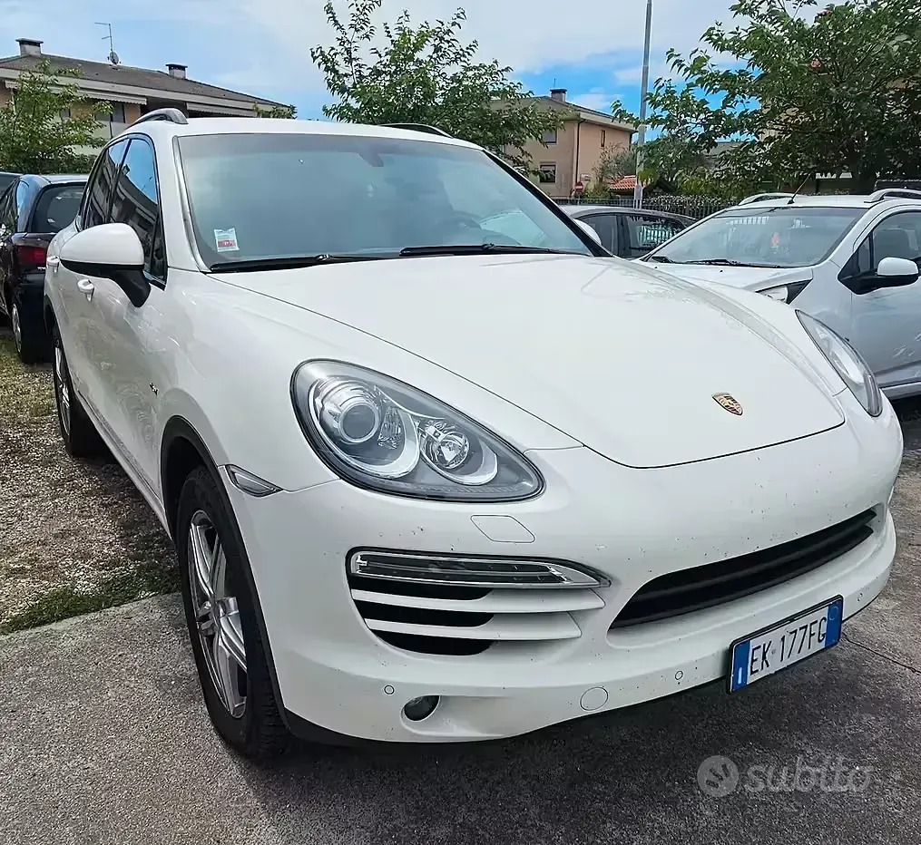 Usata Porsche Cayenne 245 CV (180 kW) 2011 Bianco SUV