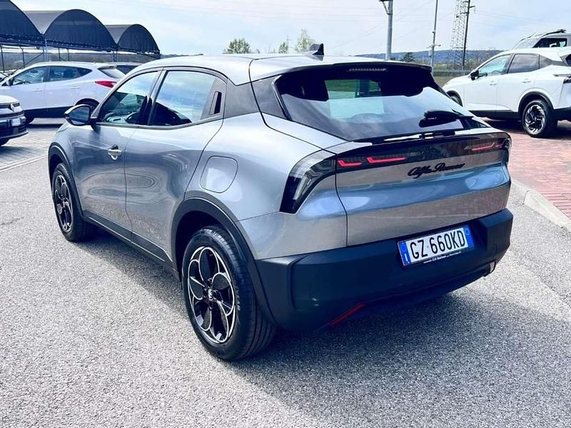 Nuova Alfa Romeo Junior 61 kW (84 CV) 2025 Grigio scuro SUV