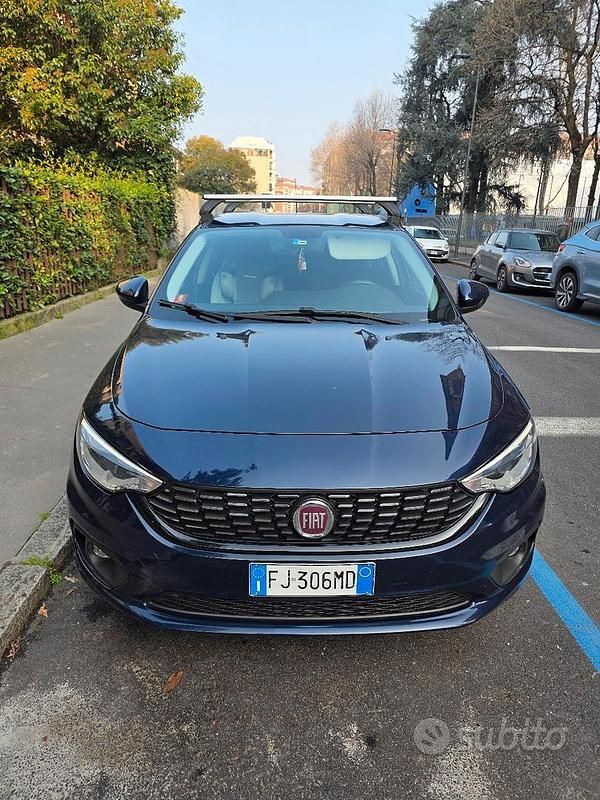 Usata Fiat Tipo Easy 120 CV (88 kW) 2017 Blu/azzurro Berlina