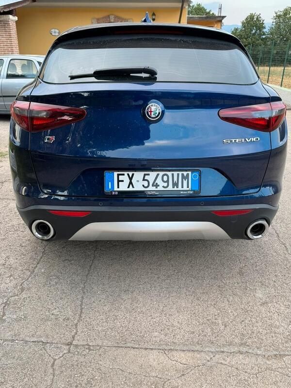 Usata Alfa Romeo Stelvio 190 CV (139 kW) 2019 Blu SUV
