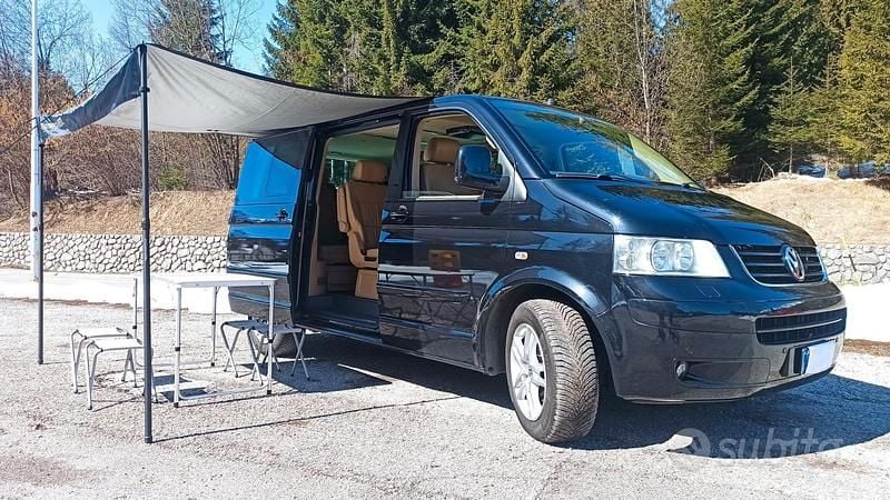 Usata VW T5 Highline 174 CV (127 kW) 2008 Nero Furgone