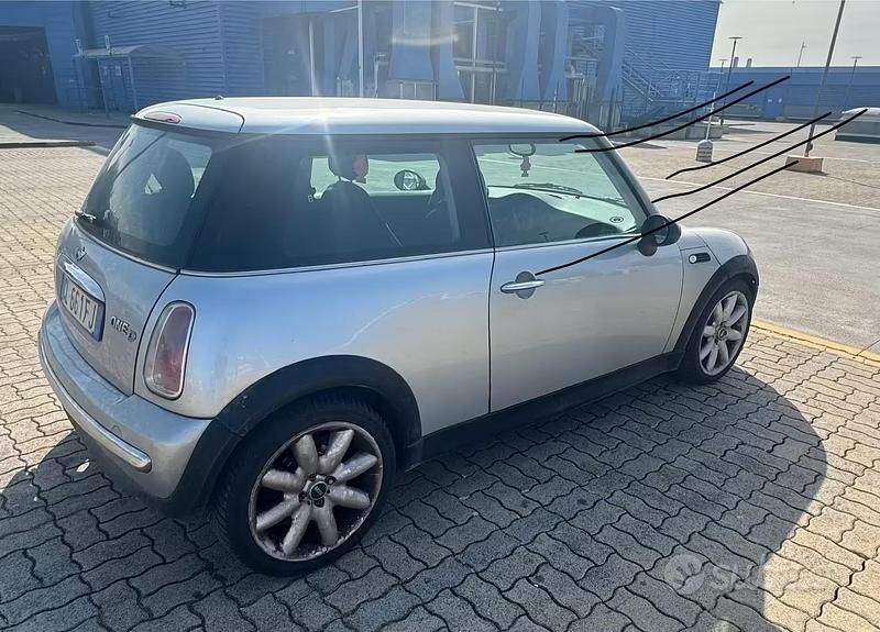 Usata Mini Cooper 75 CV (55 kW) 2003 Grigio Utilitaria