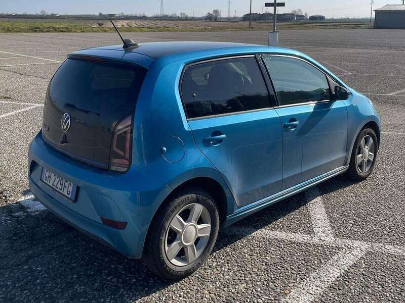 Usata VW e-up! 61 kW (83 CV) 2022 Blu/azzurro Utilitaria