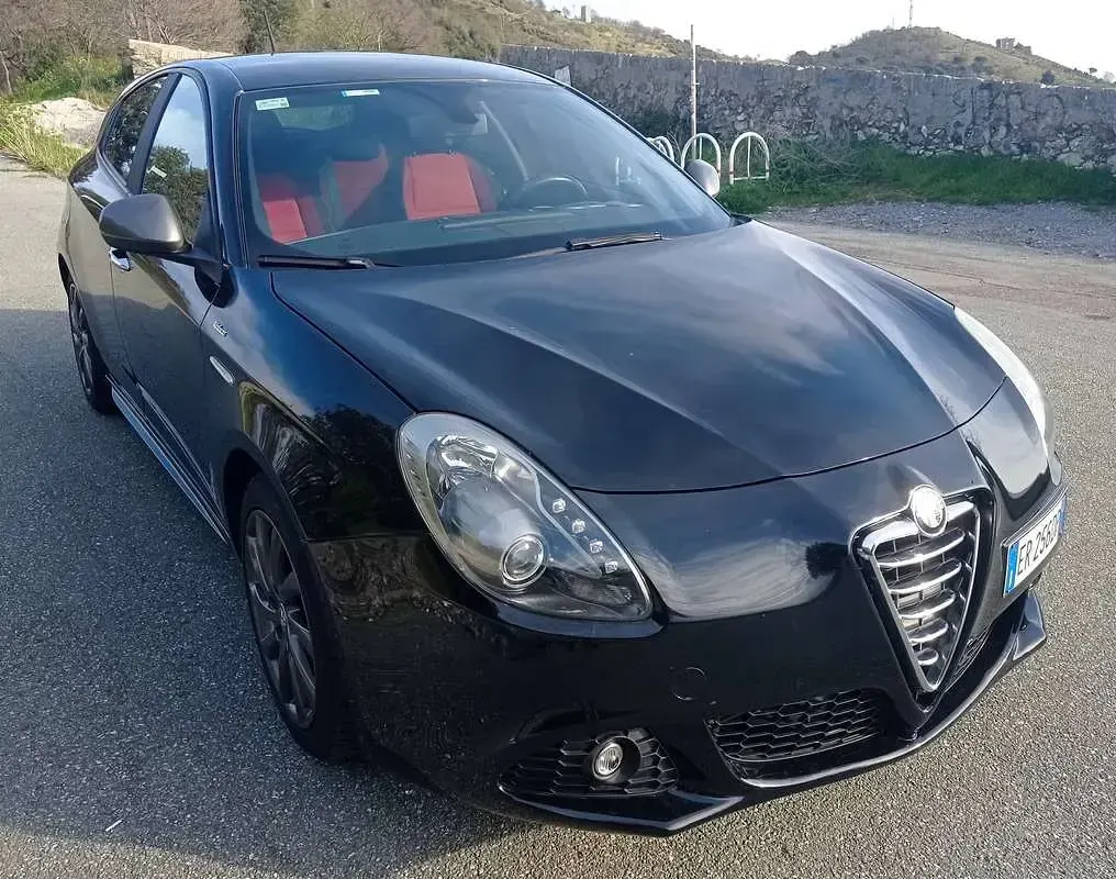 Gebraucht Alfa Romeo Giulietta 120 PS (88 kW) 2013 Schwarz Kleinwagen