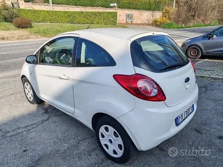 Usata Ford Ka Titanium 69 CV (50 kW) 2016 Bianco Berlina