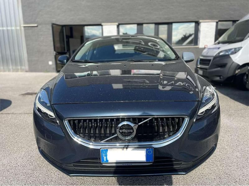Usata Volvo V40 R-Design 120 CV (88 kW) 2019 Blu/azzurro Berlina