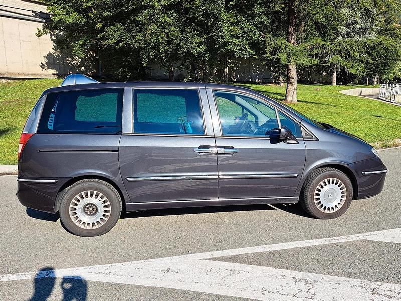 Usata Lancia Phedra 128 CV (94 kW) 2003 Monovolume