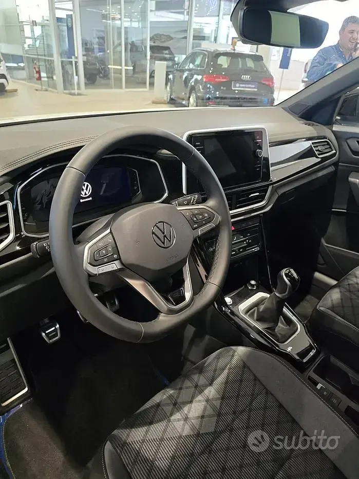 Usata VW T-Roc R-line 116 CV (85 kW) 2024 Bianco SUV