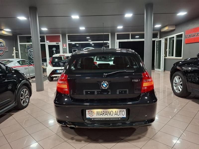 Usata BMW 116 122 CV (89 kW) 2009 Nero Utilitaria