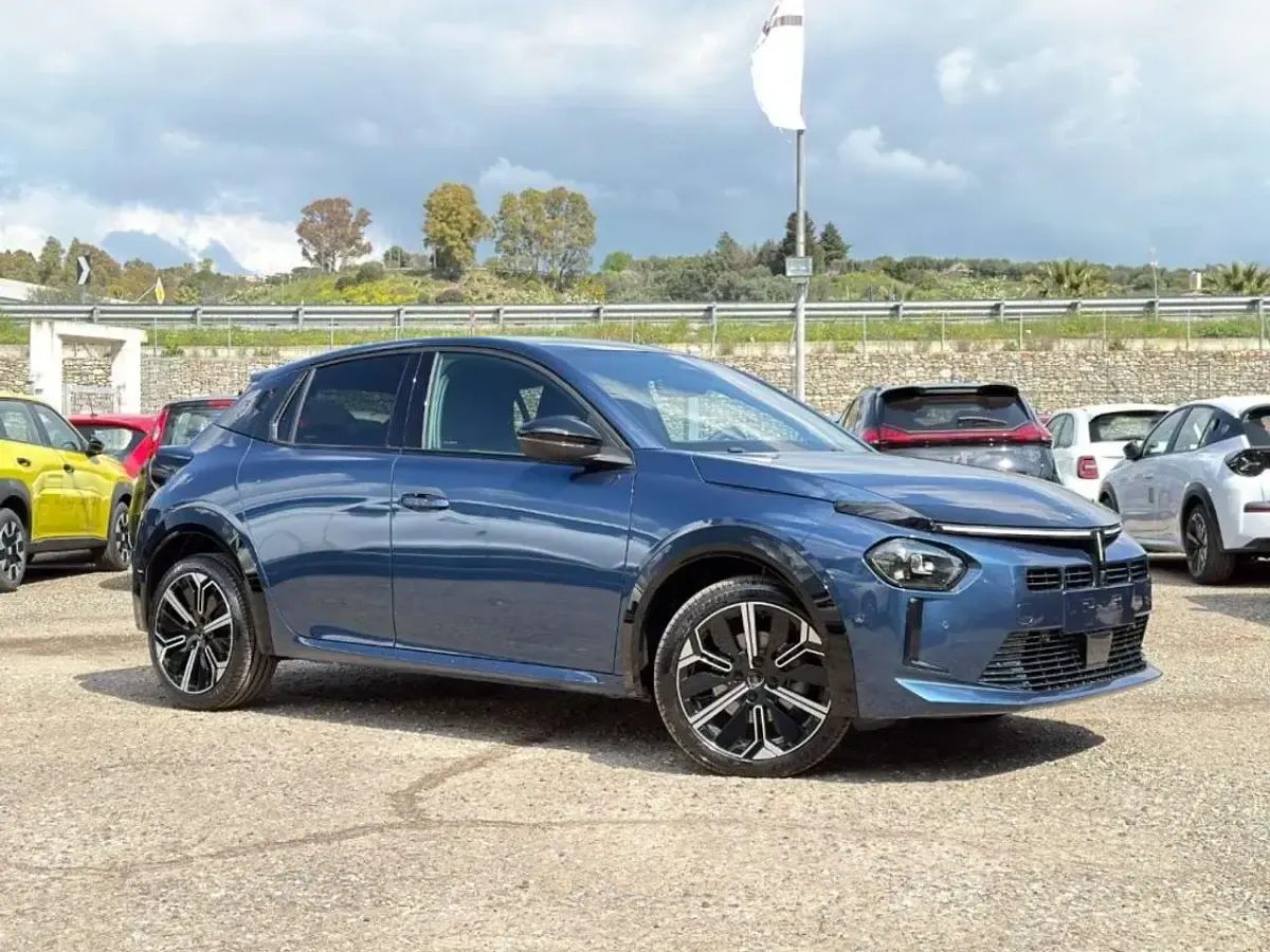 Ny Lancia Ypsilon 110 HK (80 kW) 2026 Grå Halvkombi