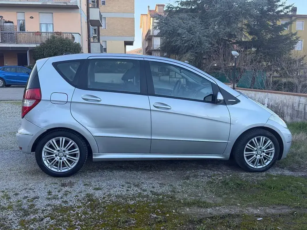 Usata Mercedes A200 Elegance 140 CV (102 kW) 2009 Grigio Monovolume