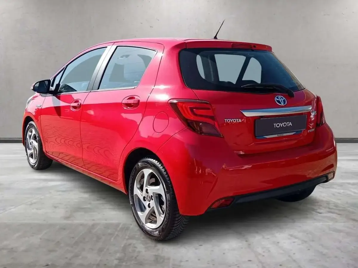 Gebraucht Toyota Yaris Hybrid Active 73 PS (53 kW) 2017 Rot Kleinwagen