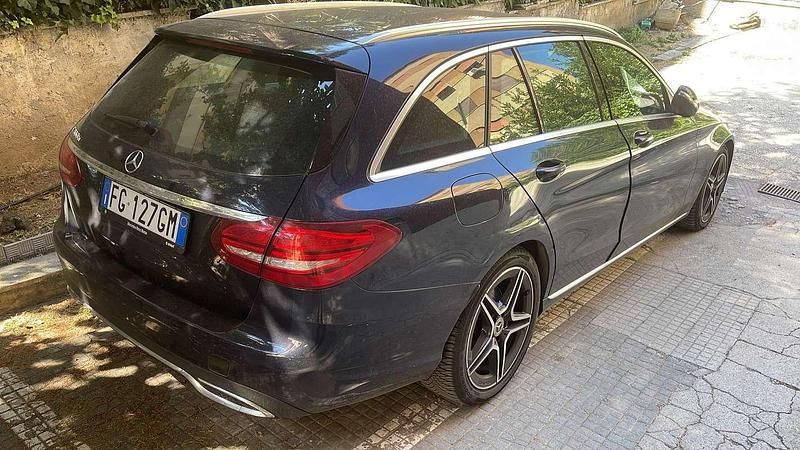 Usata Mercedes C300e 204 CV (150 kW) 2016 Blu/azzurro Station wagon