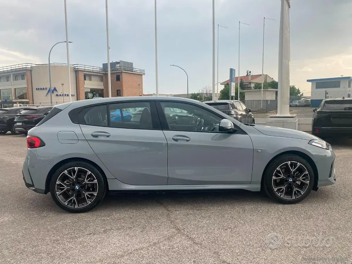 Usata BMW 120 M Sport 156 CV (114 kW) 2025 Grigio Utilitaria